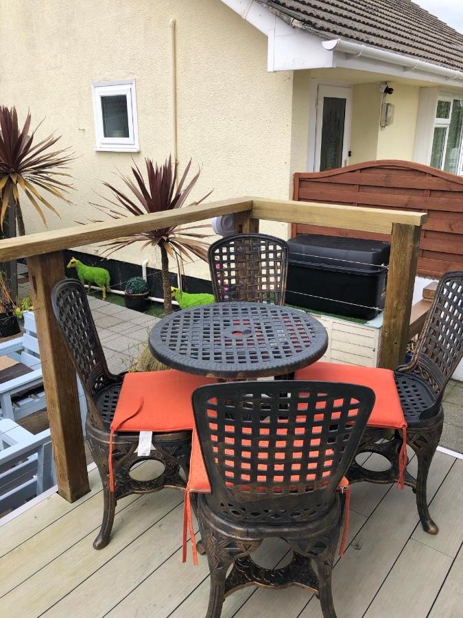 Six By The Sea - 2 Bed House - A Little Something For Everyone Saint Columb Minor Extérieur photo