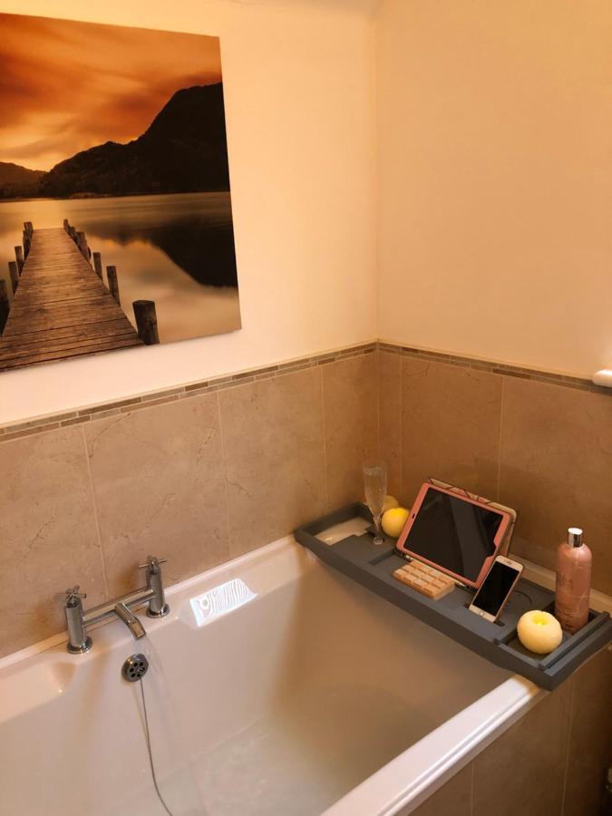 Six By The Sea - 2 Bed House - A Little Something For Everyone Saint Columb Minor Extérieur photo